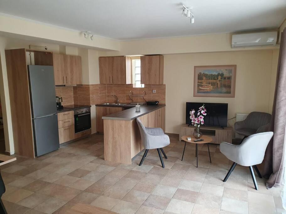 Lux & Style 75Sqm With Private Parking In Athens Apartment Exterior foto